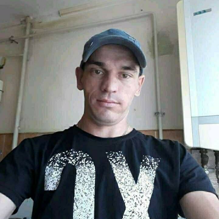  37483444  Anatolij, 42 ,    