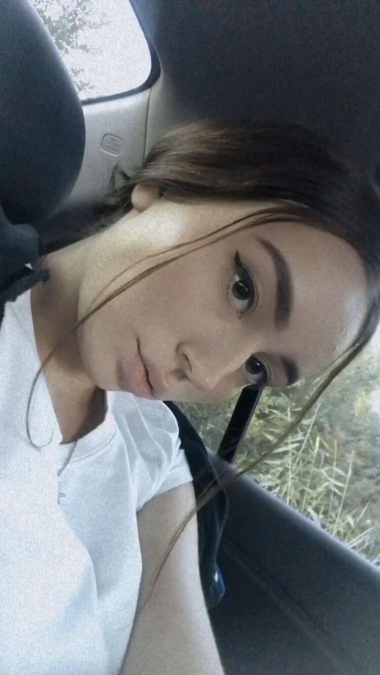  ,   Diana, 24 ,   ,   