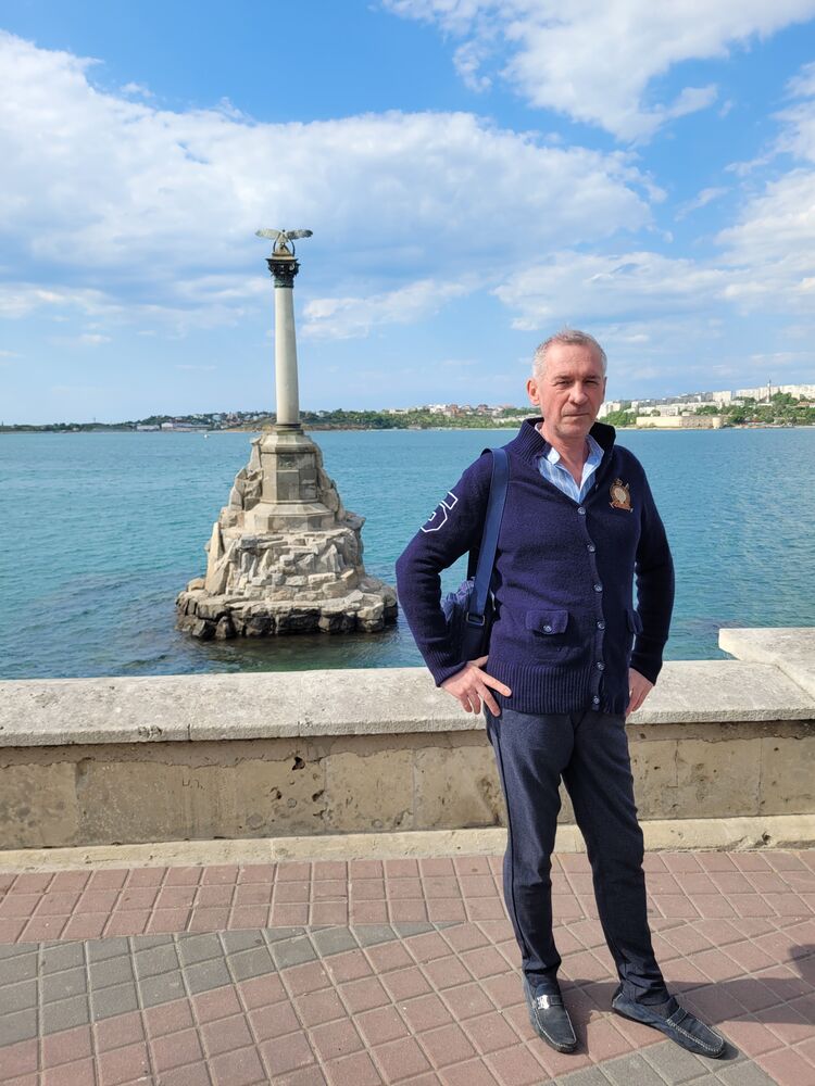  ,   Sergei, 56 ,   ,   , c , 