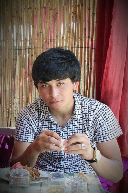  ,   Karim, 32 ,   ,   , c 