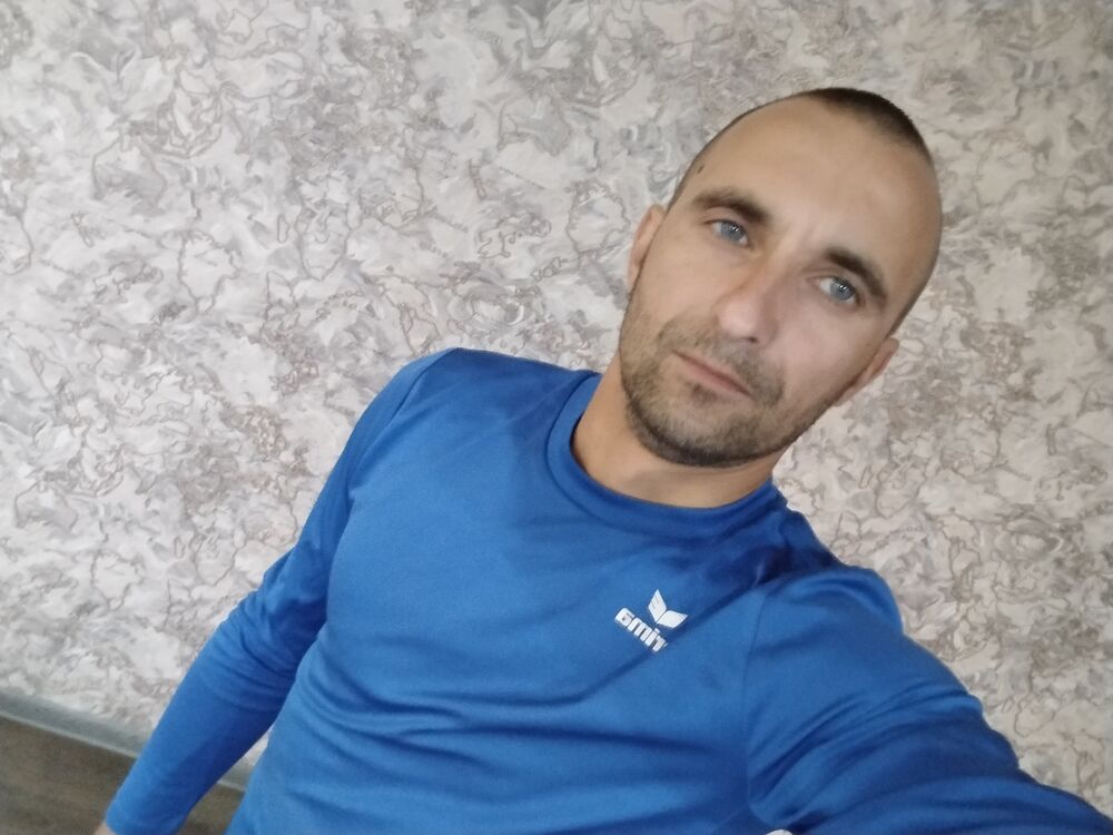  37813714  Outblast, 24 ,    