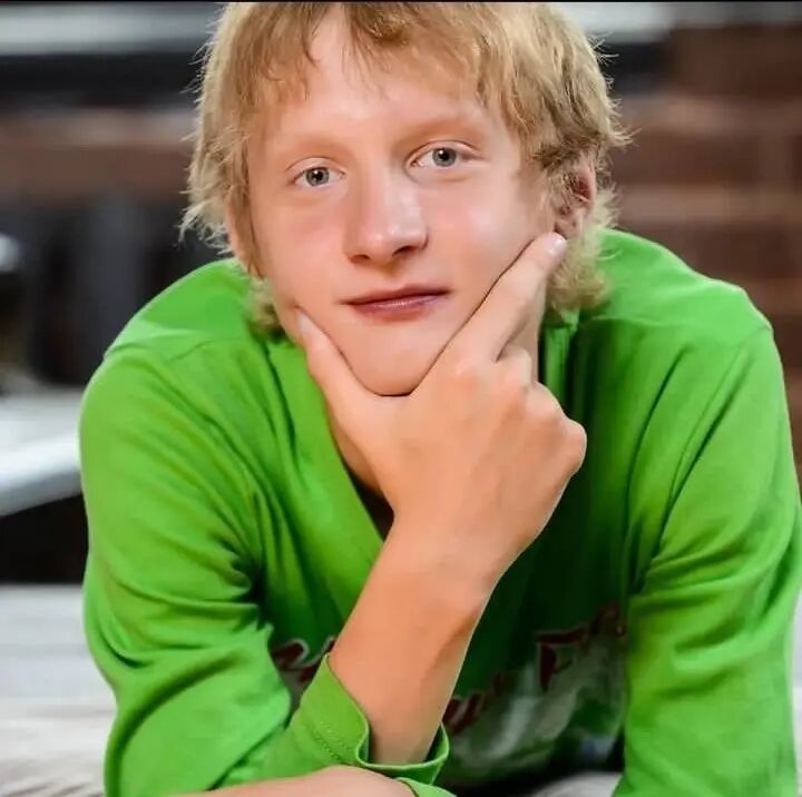  49860024  Vladimir, 26 ,     