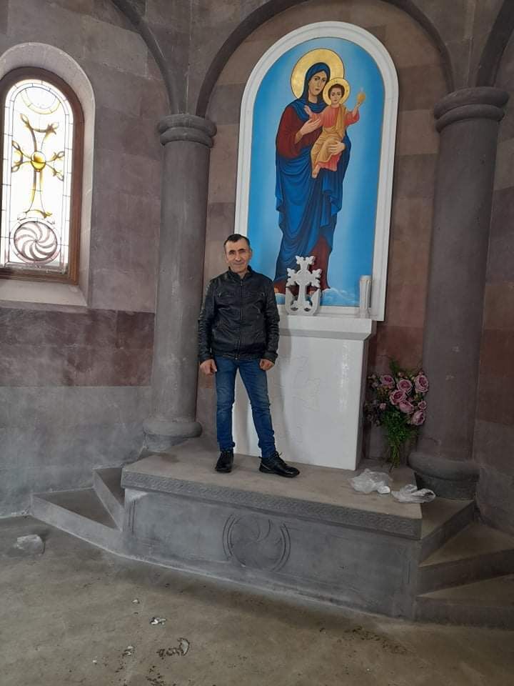  44596184  Narek, 46 ,    