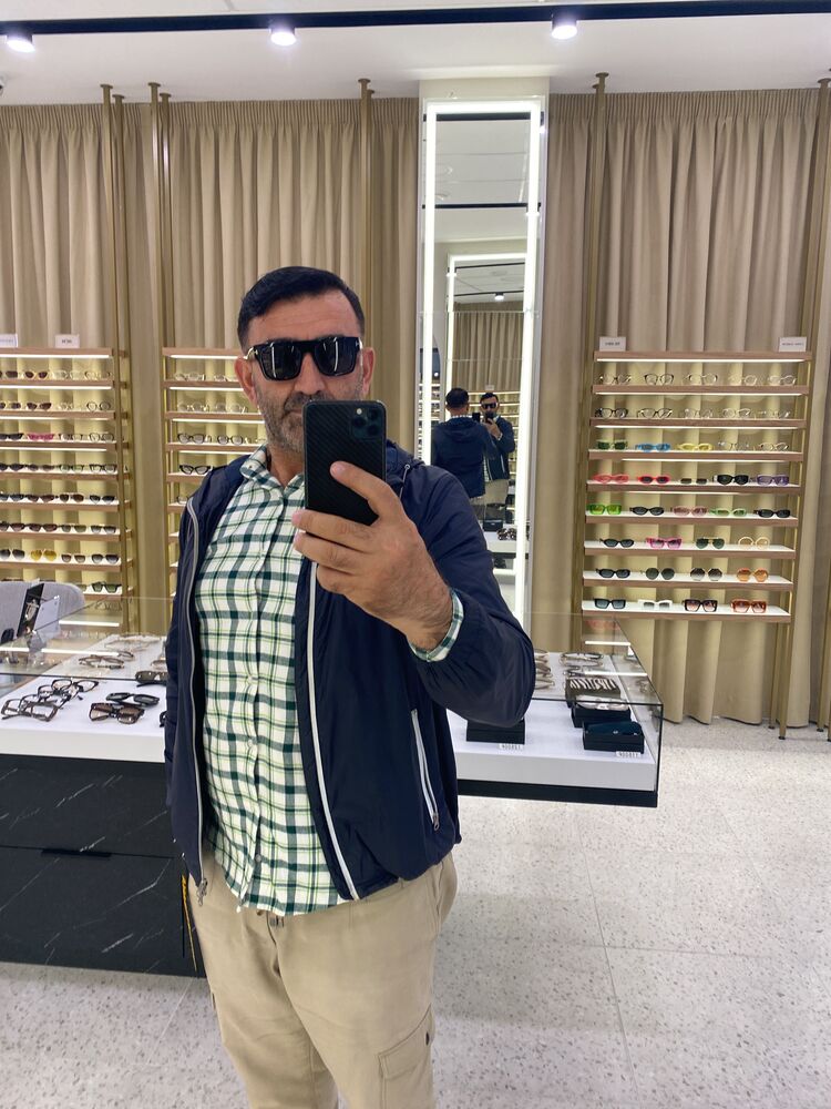  38754034  Antonio, 45 ,    