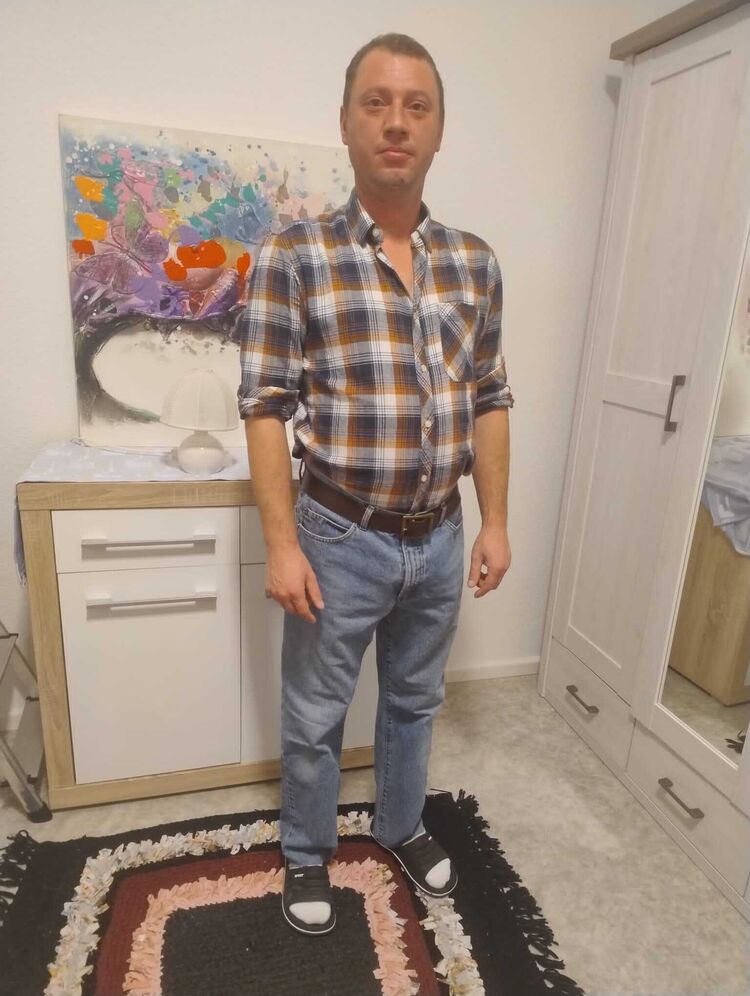  ,   Adam, 40 ,   ,   