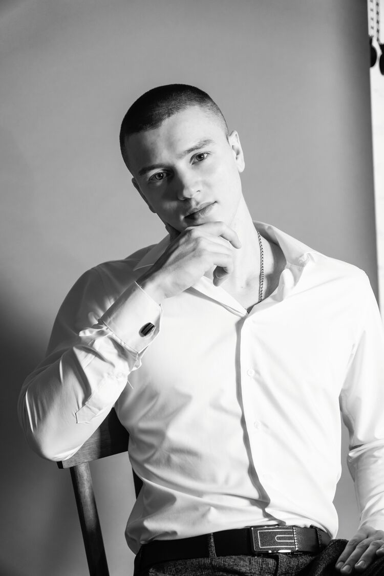  27423264  Alex, 30 ,    