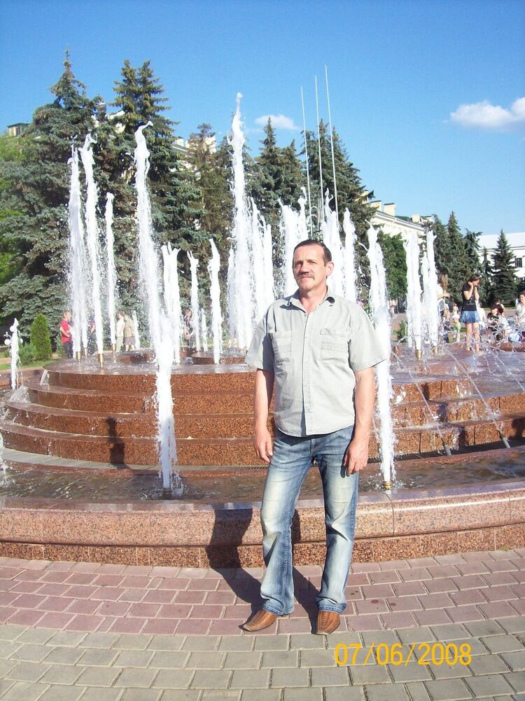  8520934  Valera, 64 ,    