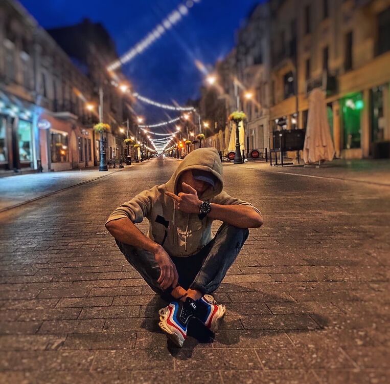 ,   Ruslan, 24 ,  
