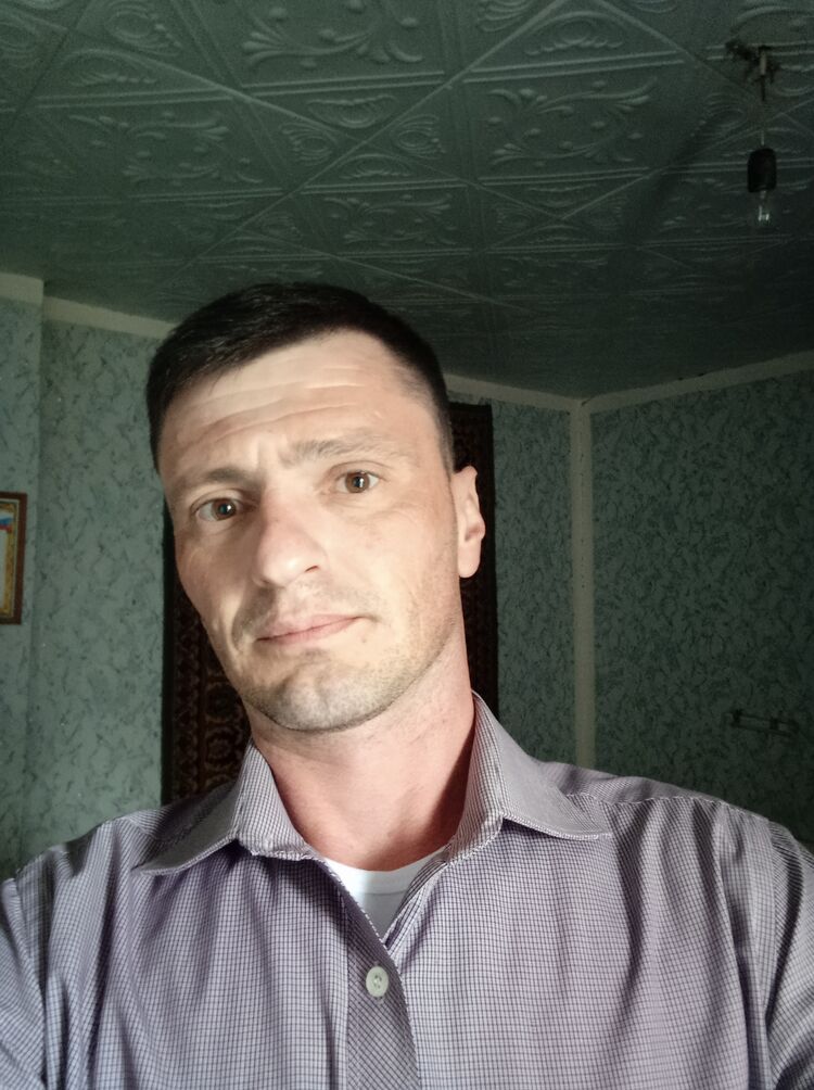  39712524  Viktor, 40 ,    