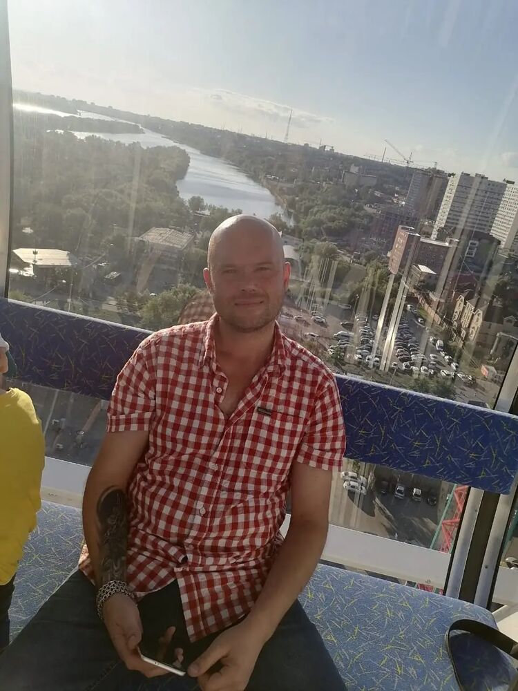  28306074  Dmitry, 42 ,    