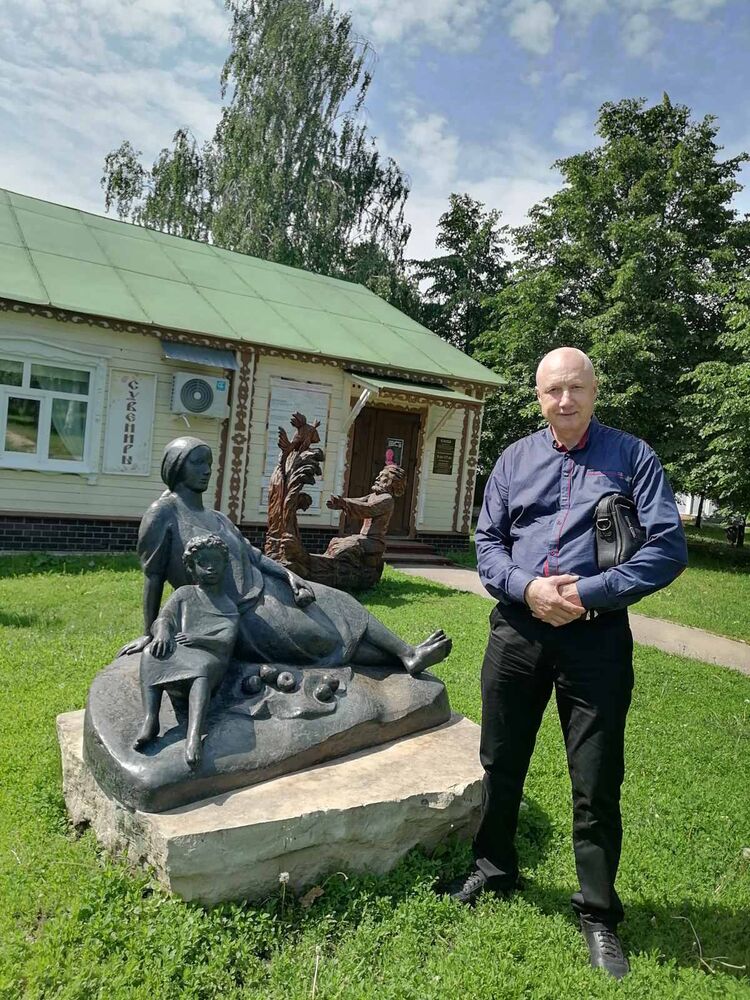  35247664  Oleg, 62 ,     