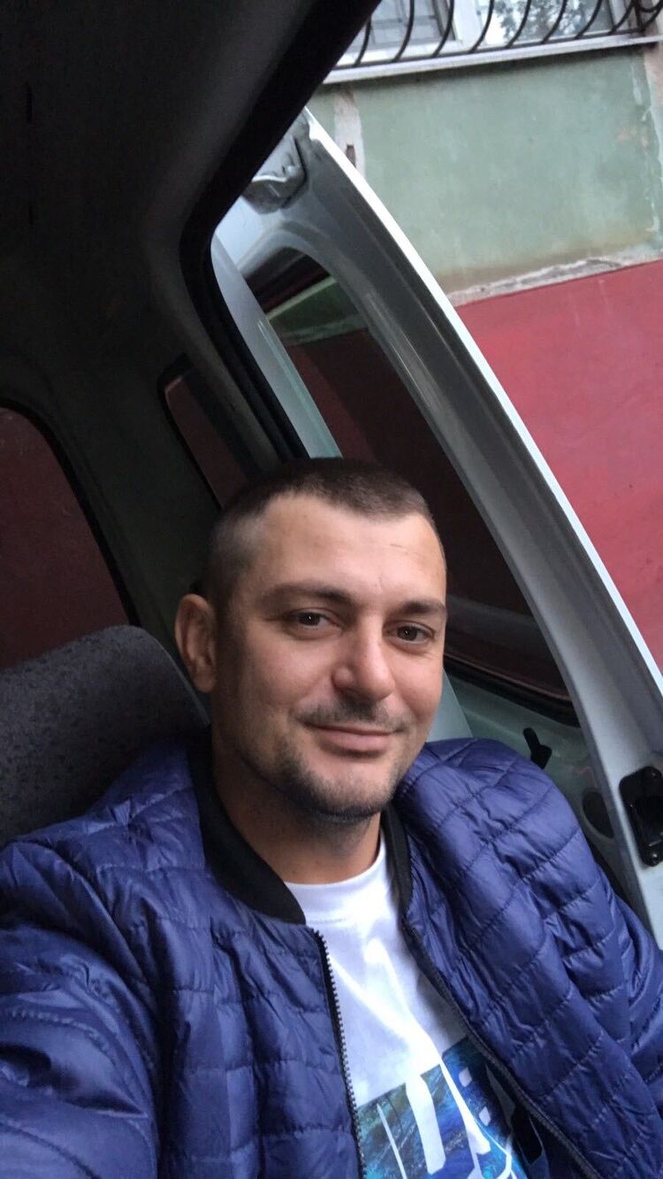  24745754  Roman, 37 ,    