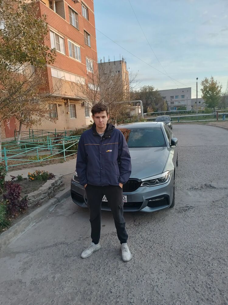  50137204  Alexander, 24 ,    