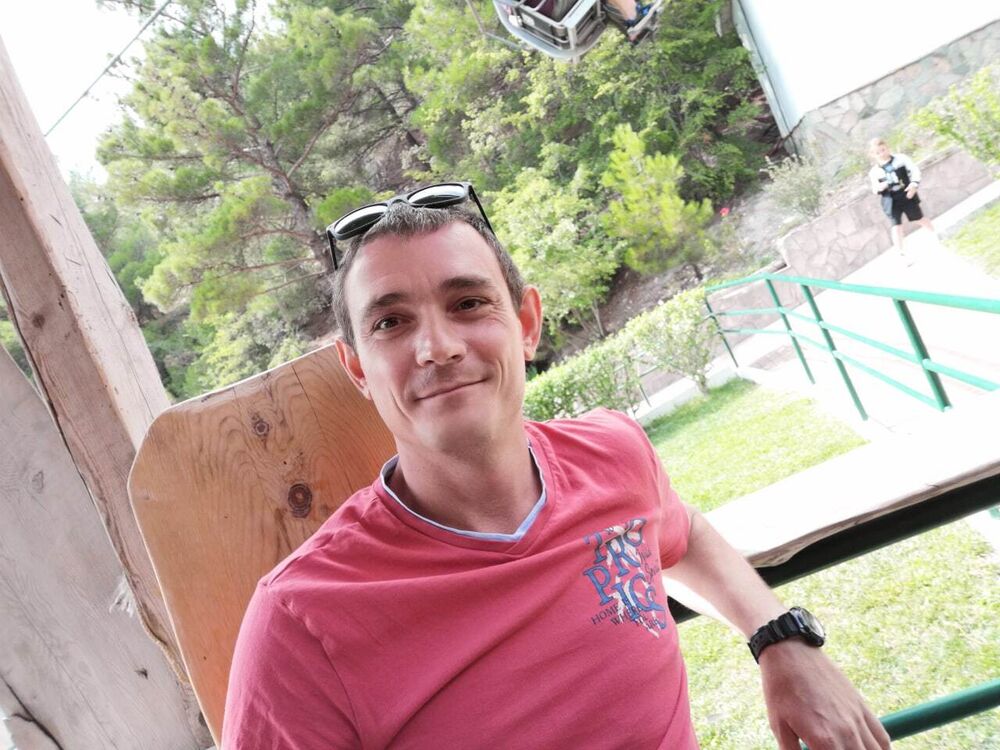  ,   Alex, 43 ,   ,   , c 