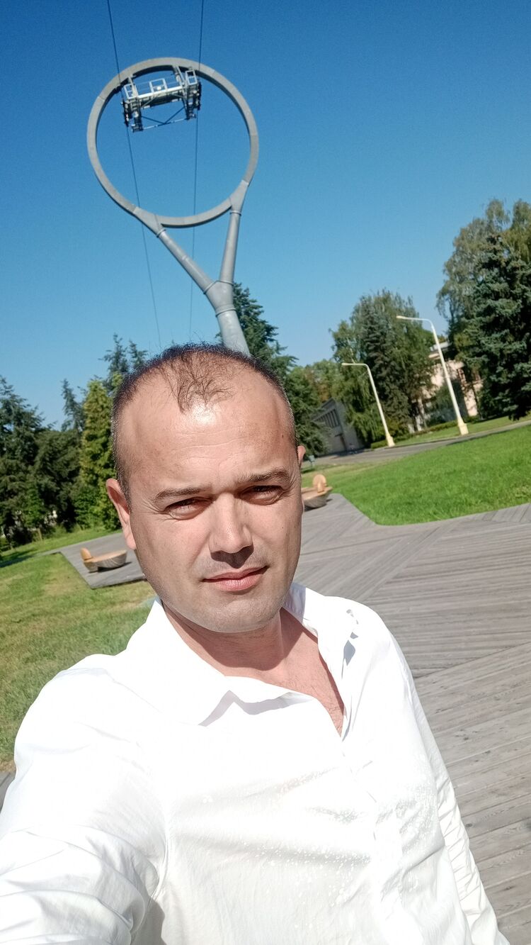  32343774  , 40 ,    