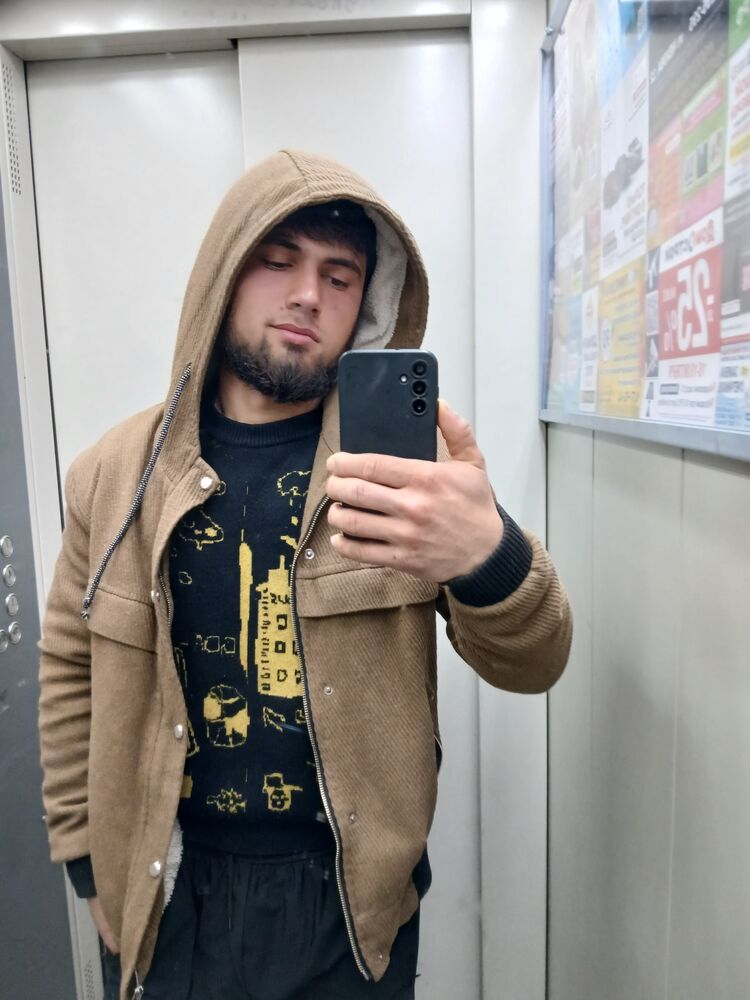  46978844  , 23 ,    
