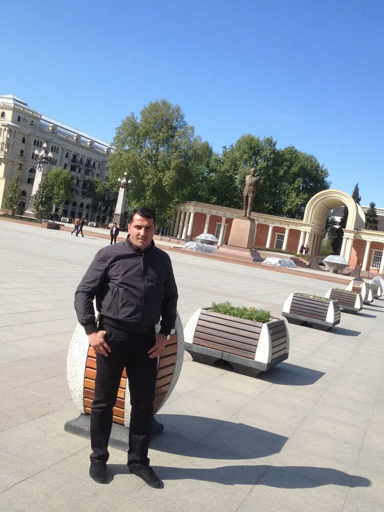  3990184  Xeyal, 47 ,    