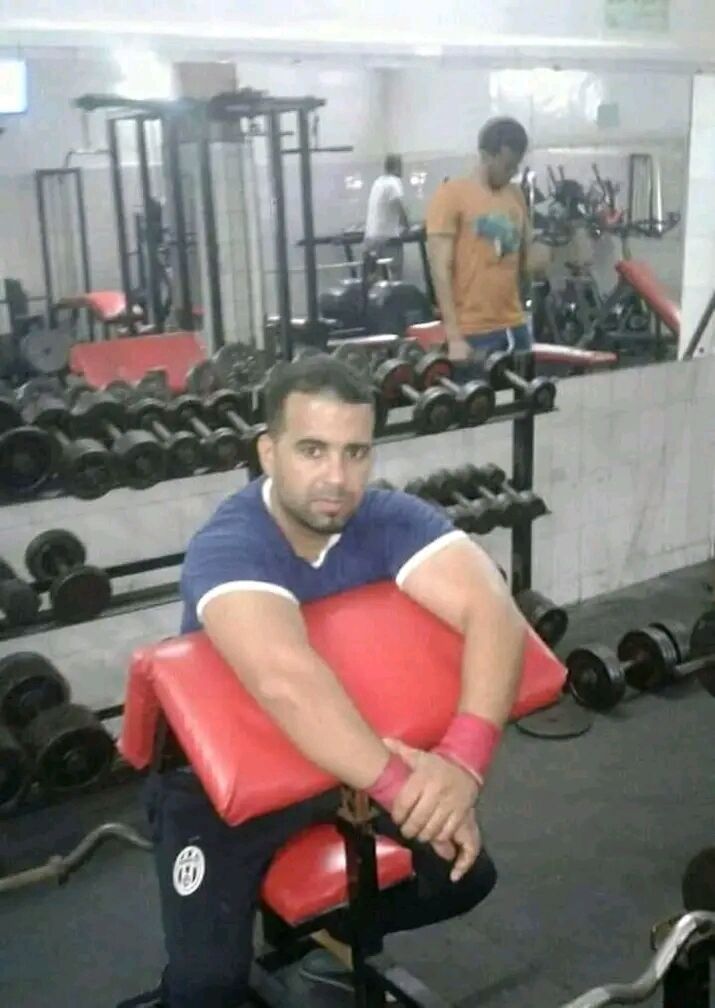  54692374  Tarik, 40 ,    