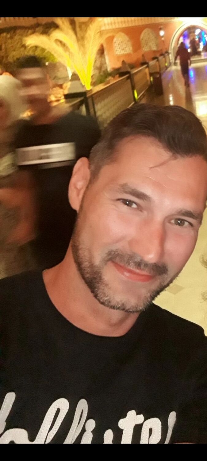  43246314  Alex, 39 ,    
