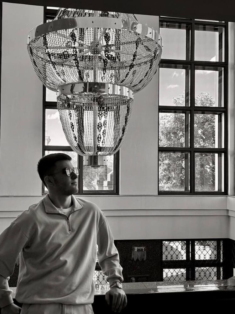  54329444  Hayk, 18 ,    