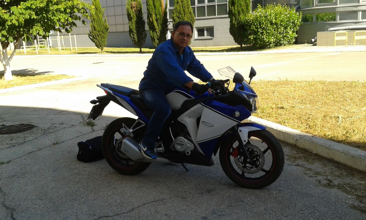  52755194  Andriy, 58 ,    
