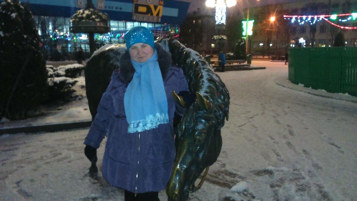  6911974  Milana, 35 ,    