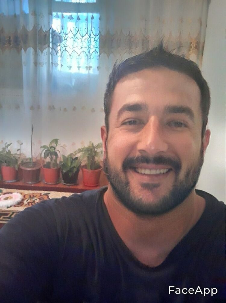  21129764  Ali, 41 ,    
