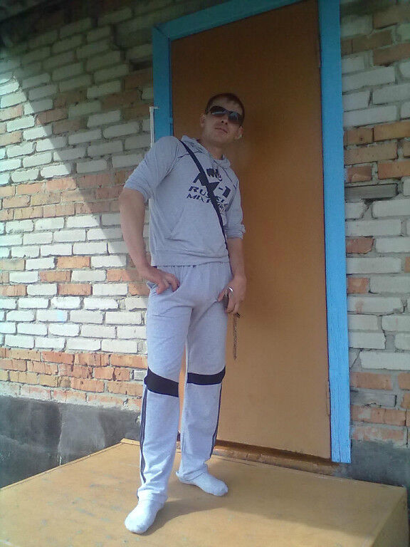  ,   Viktor, 38 ,   