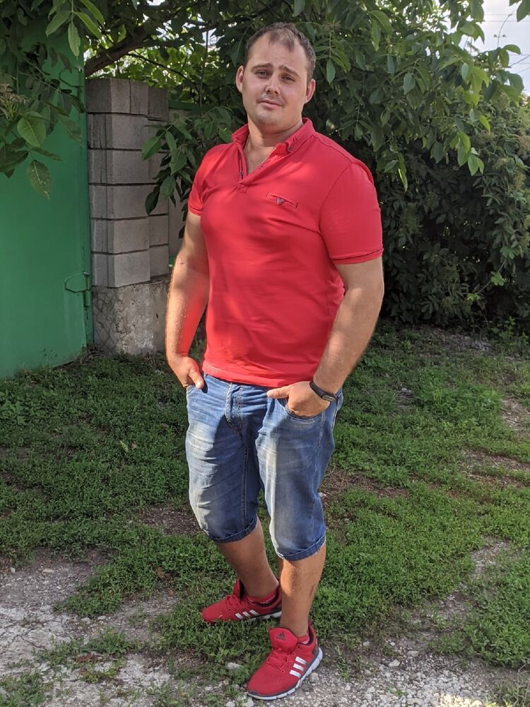  48035624  Ivan, 32 ,    