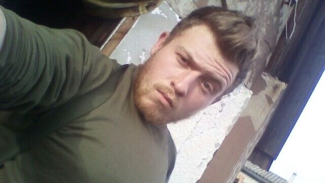  11470994  Tole, 26 ,    