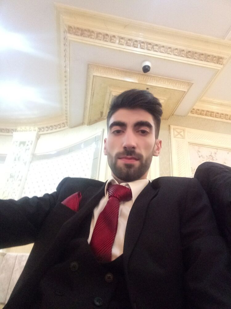  18826514  Vusal, 31 ,    