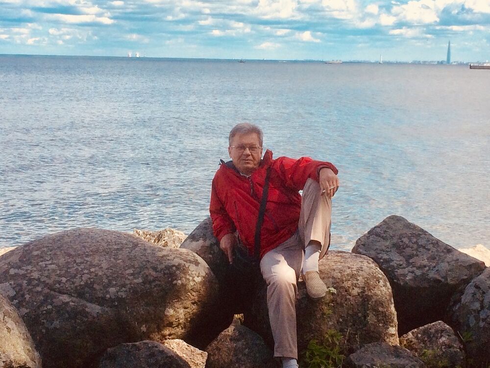 -,   Oleg, 61 ,   