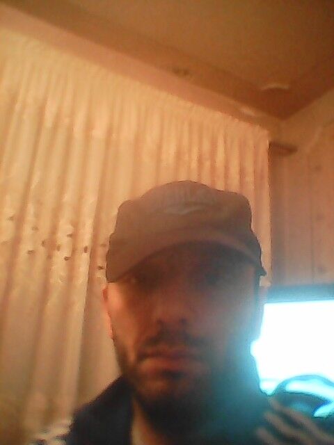  8895754  Kamo, 42 ,    