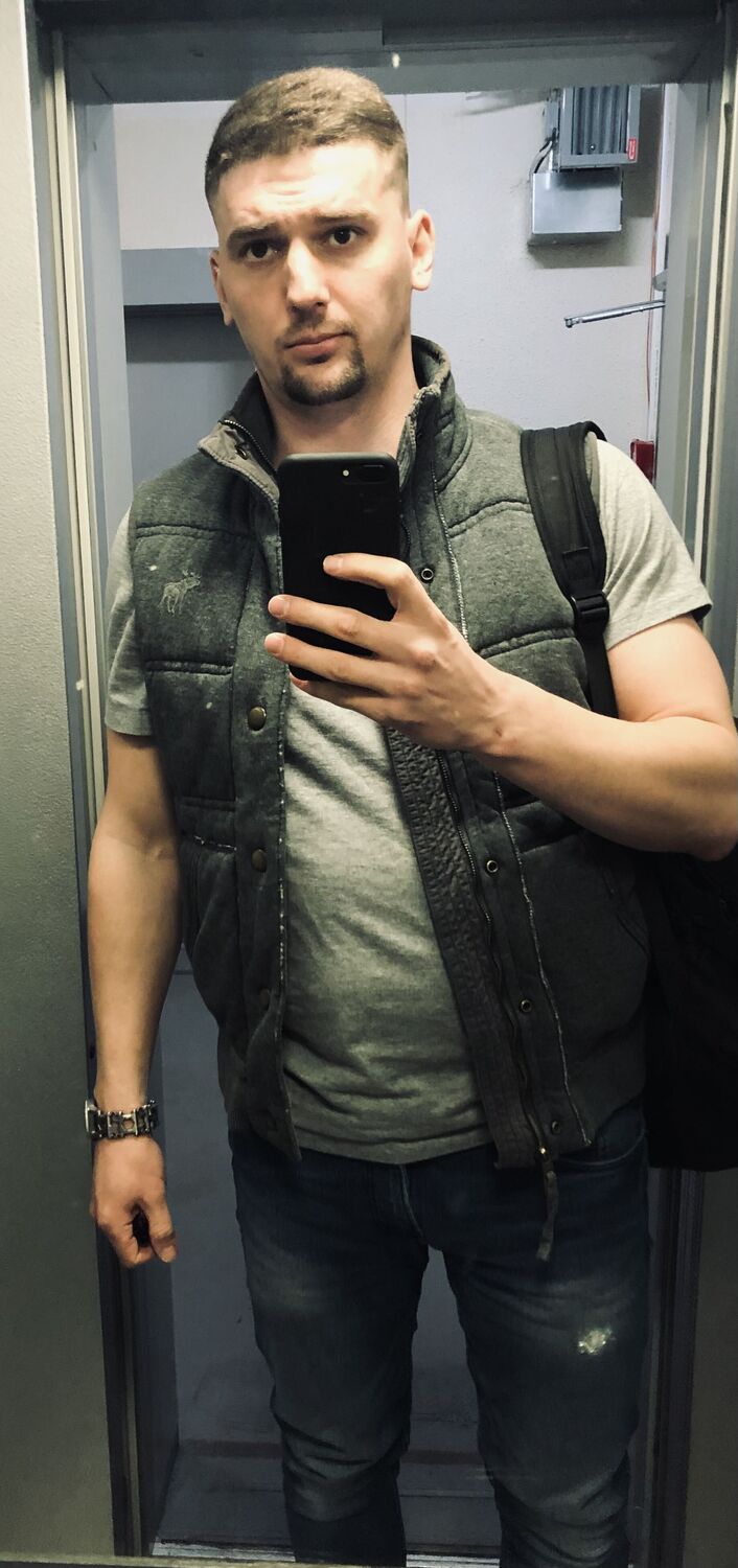  28473204  Daniil, 32 ,    -