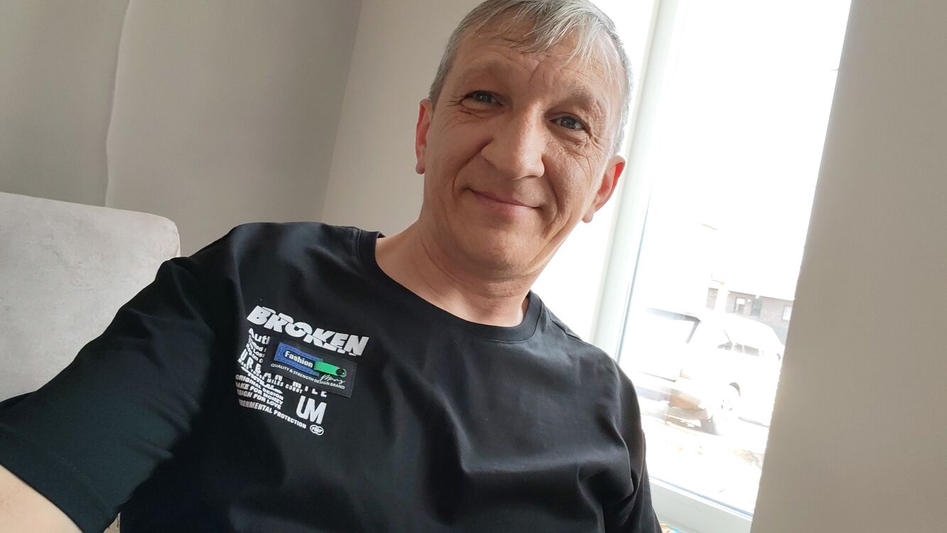  53866384  Deonikt, 46 ,    