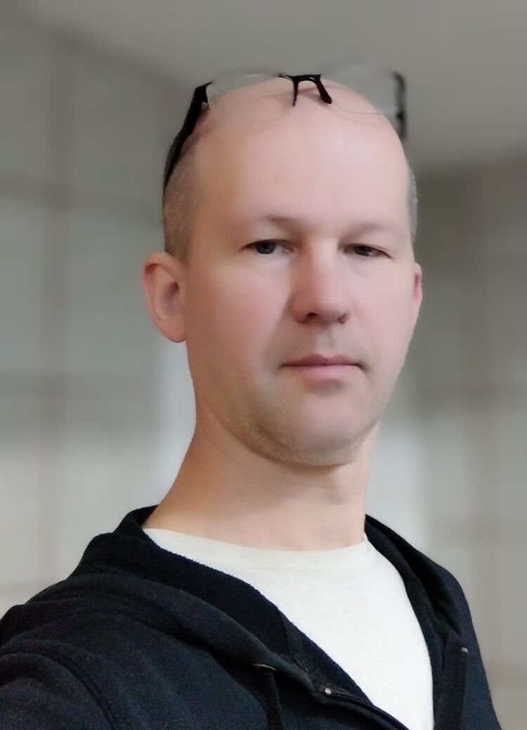  ,   Ihor, 49 ,   c 