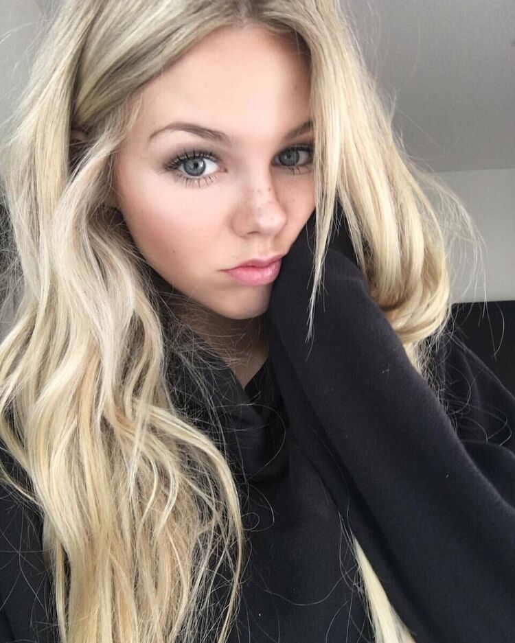  ,   Laritta, 26 ,   ,   , c , 