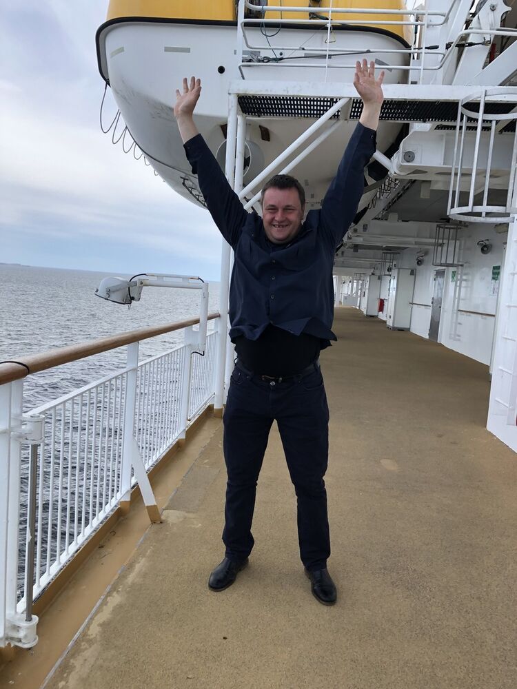  16643924  Alexej, 39 ,    