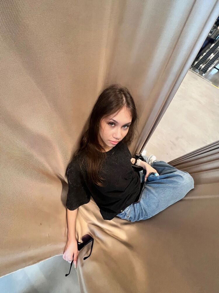  43891434  , 27 ,    