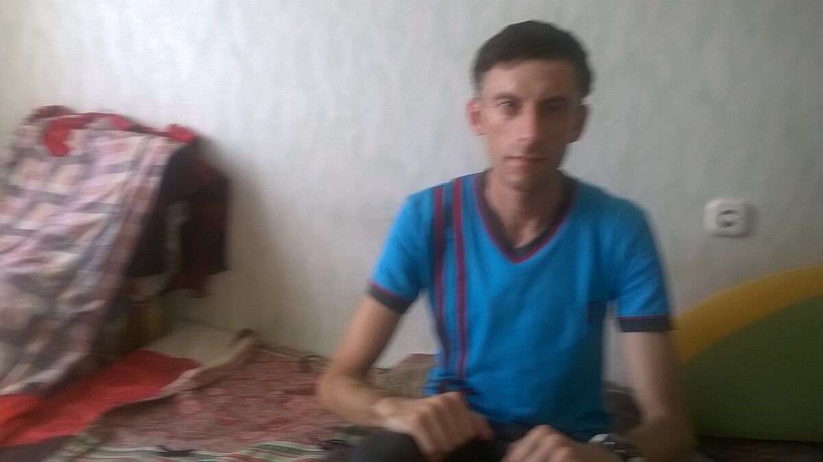  6339584  Amid, 42 ,    