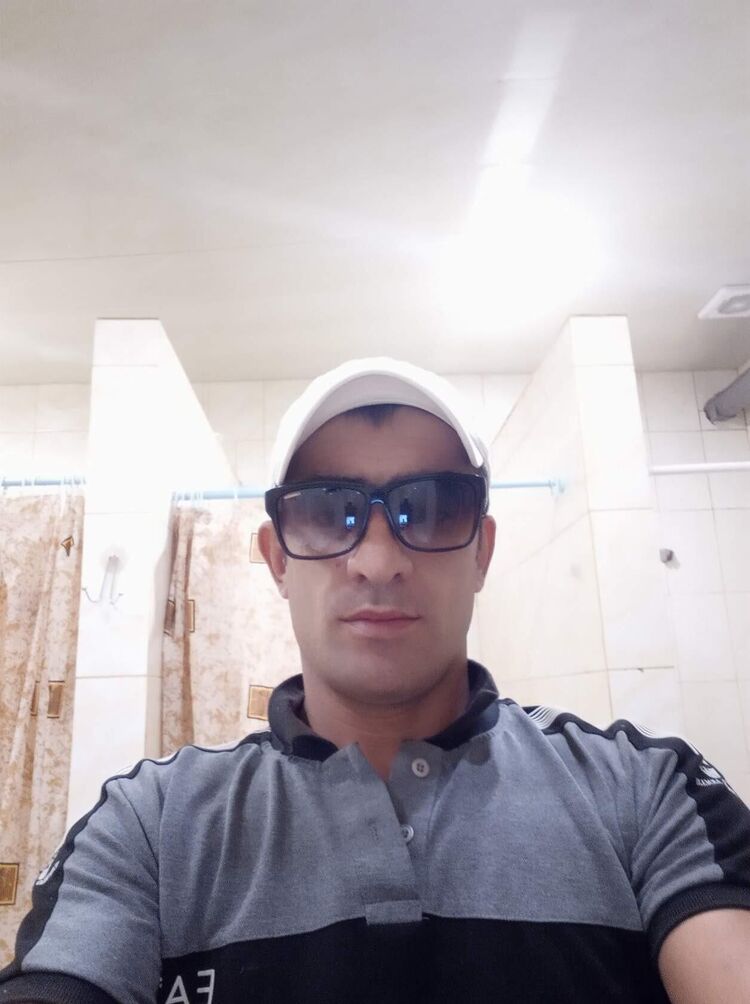  42676384  Arman, 41 ,    