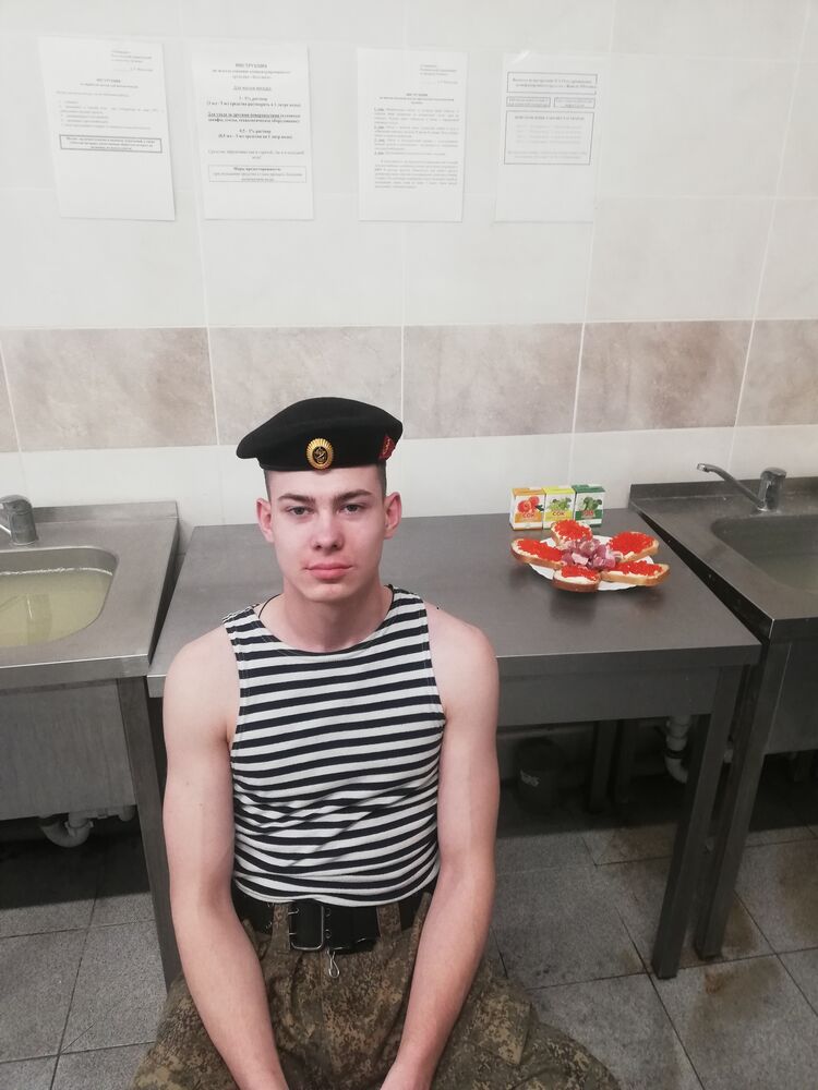  ,   Artyom Grig, 21 ,   ,   , c 