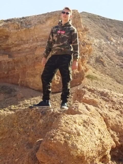  ,   , 22 ,   