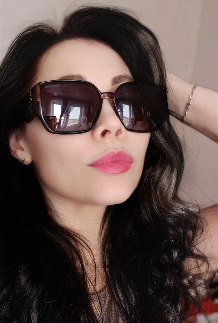  ,   Nika, 49 ,   