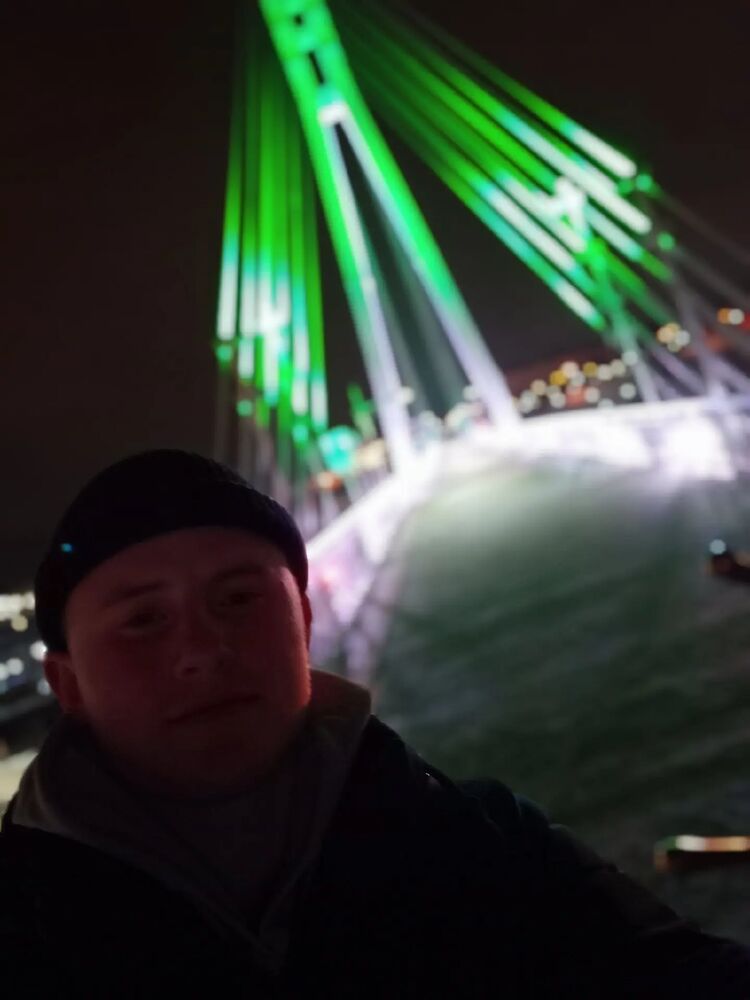  48779744  Stanislav, 22 ,    