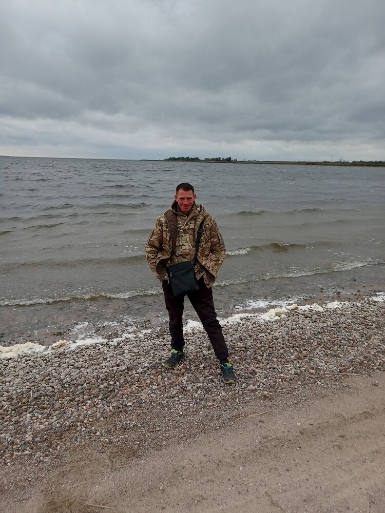  53863034  Vitalii, 41 ,    