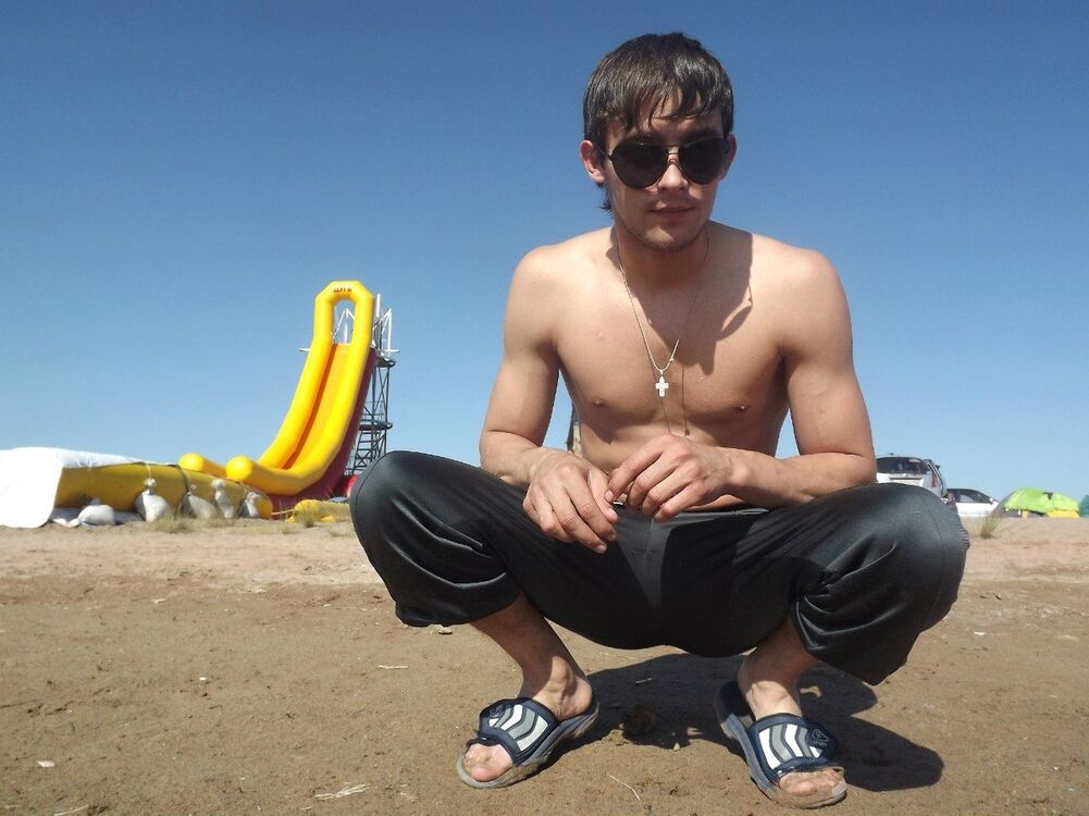  53305514  Pavel, 37 ,    