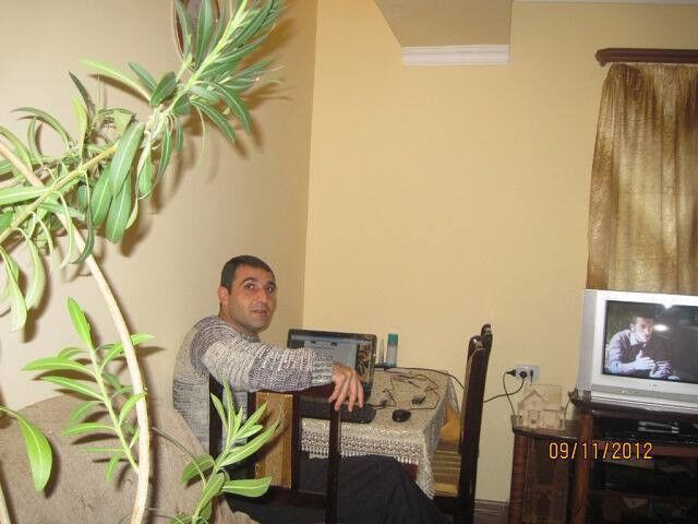  18783094  Zorab, 46 ,    