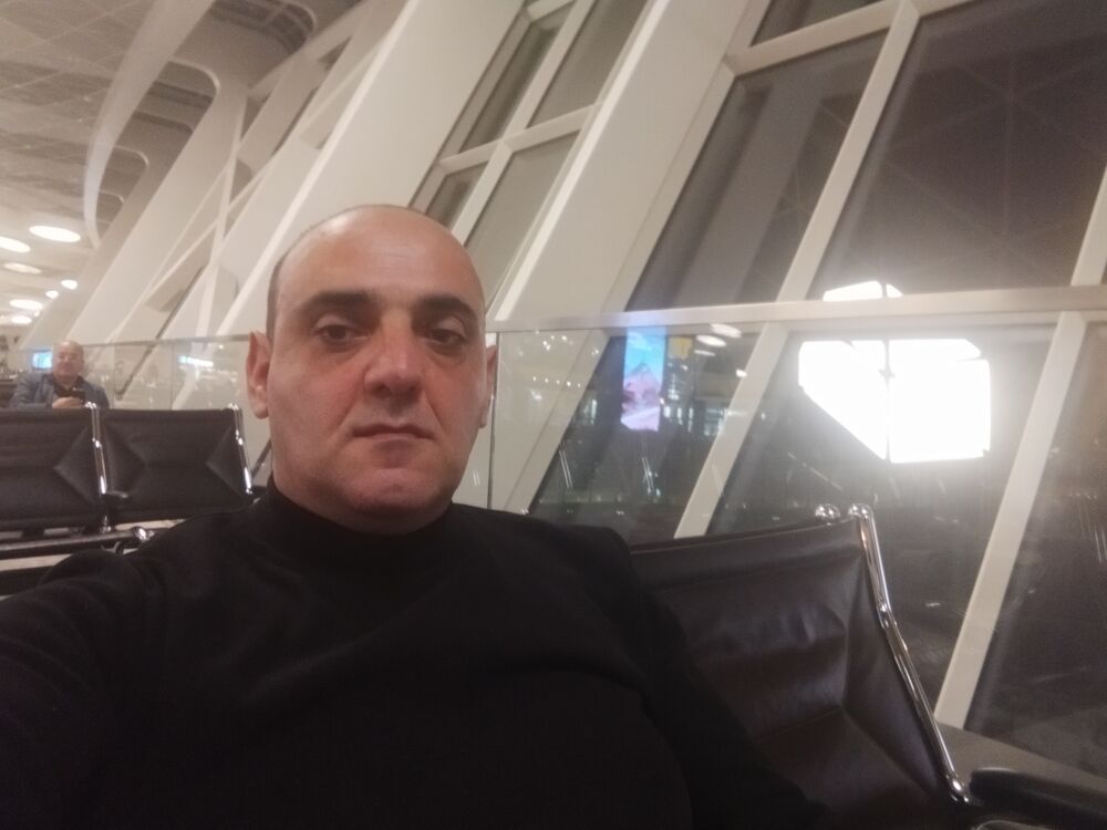  42582814  Fuad, 45 ,    