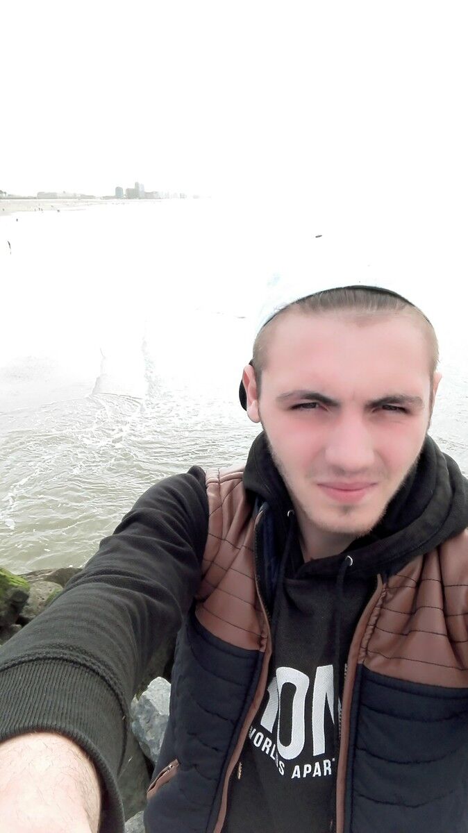  ,   Lexikonn228, 30 ,   ,   , c 